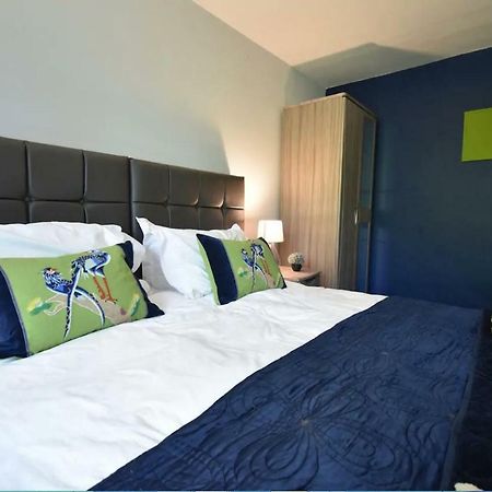 3-Bedroom Comfy Home In Solihull Eksteriør billede
