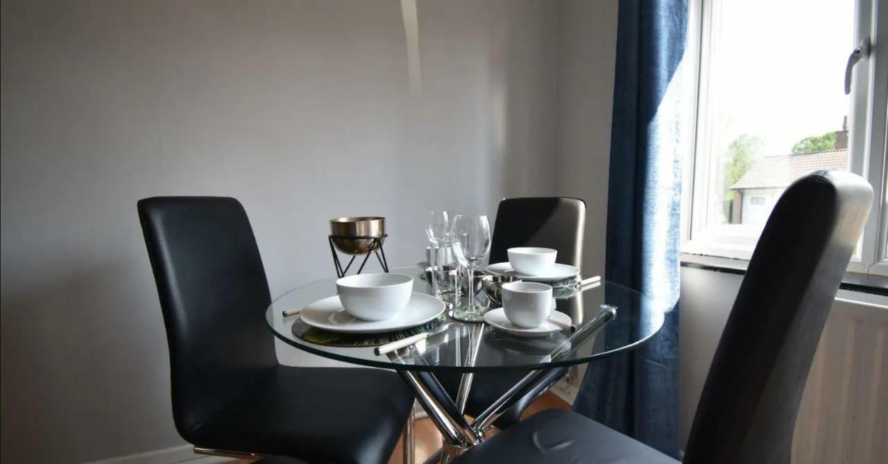 3-Bedroom Comfy Home In Solihull Eksteriør billede