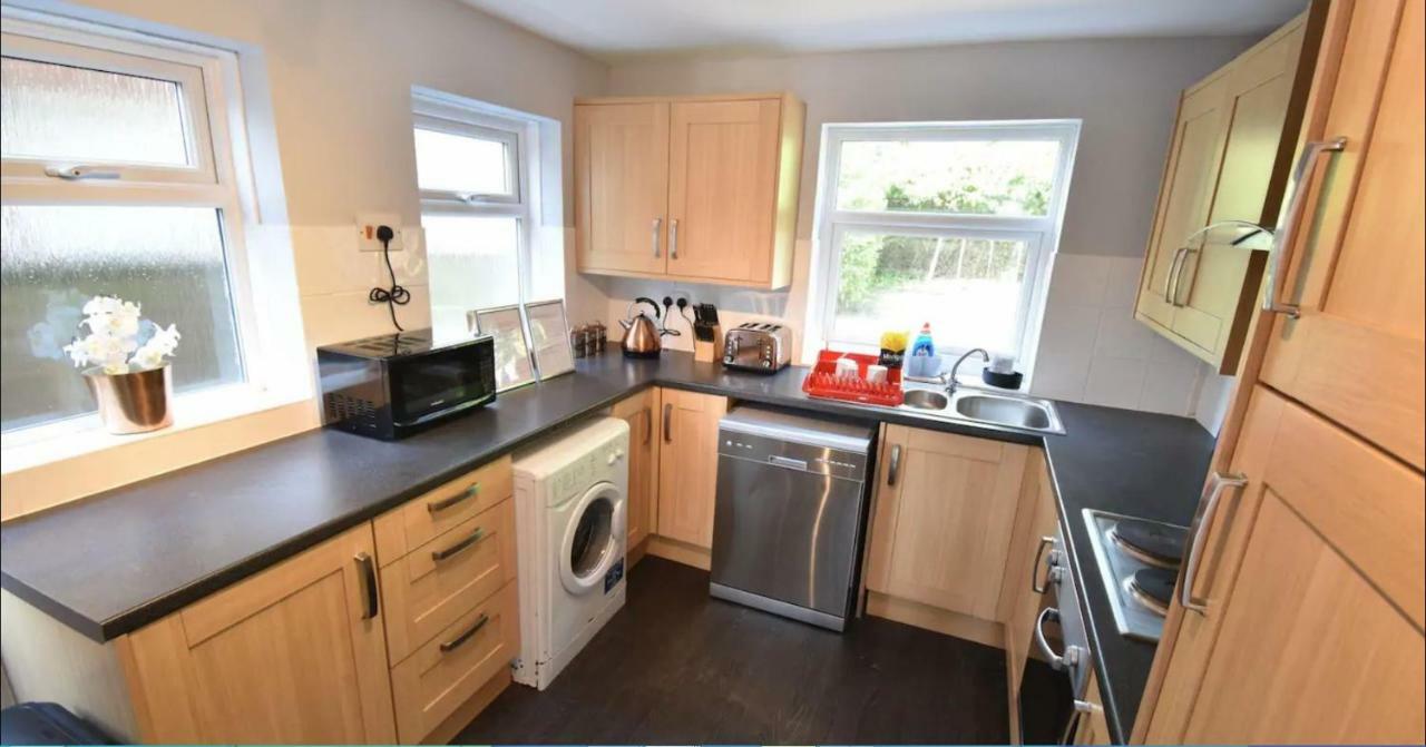 3-Bedroom Comfy Home In Solihull Eksteriør billede
